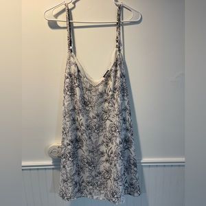 Torrid black and white floral tank